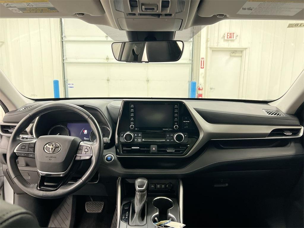 used 2021 Toyota Highlander car, priced at $26,987