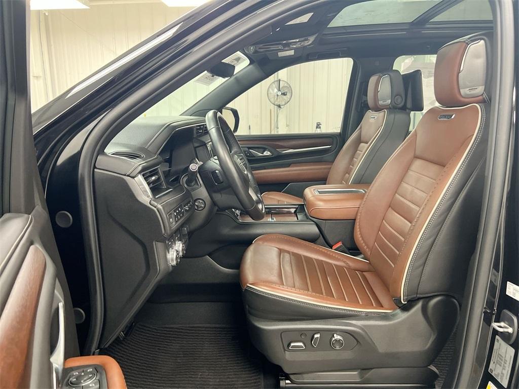 used 2023 GMC Yukon XL car, priced at $70,587