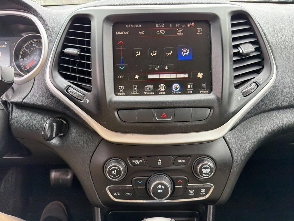 used 2015 Jeep Cherokee car, priced at $5,900