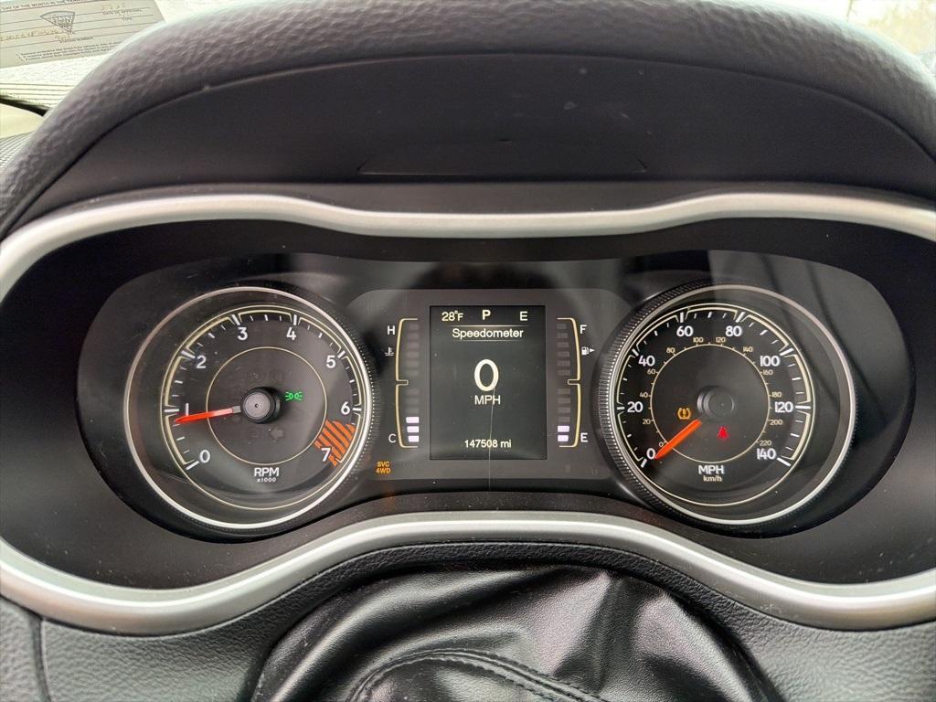 used 2015 Jeep Cherokee car, priced at $5,900