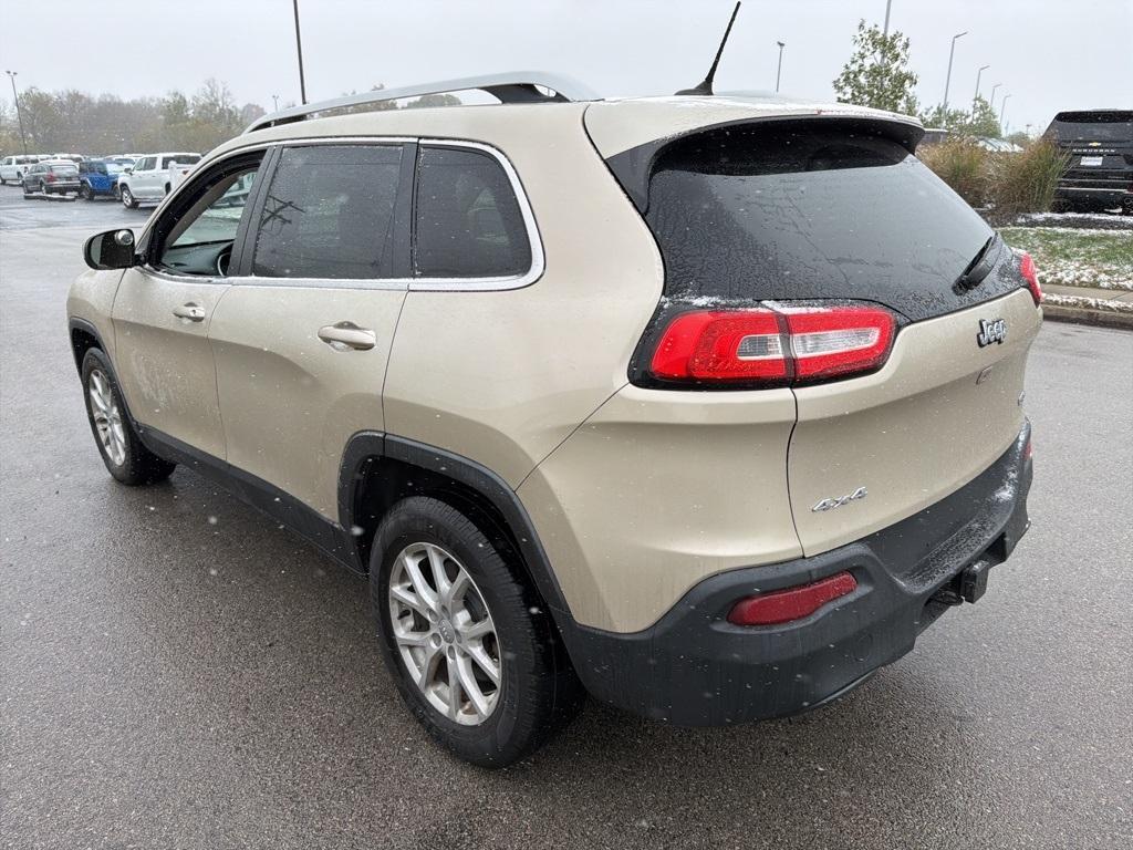 used 2015 Jeep Cherokee car, priced at $5,900