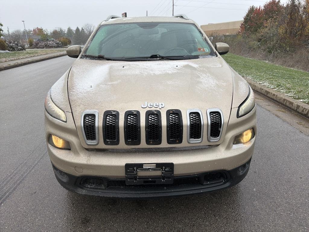 used 2015 Jeep Cherokee car, priced at $5,900