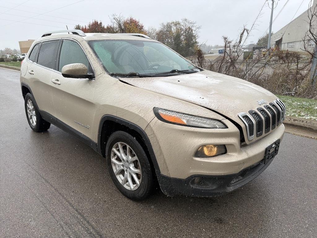 used 2015 Jeep Cherokee car, priced at $5,900