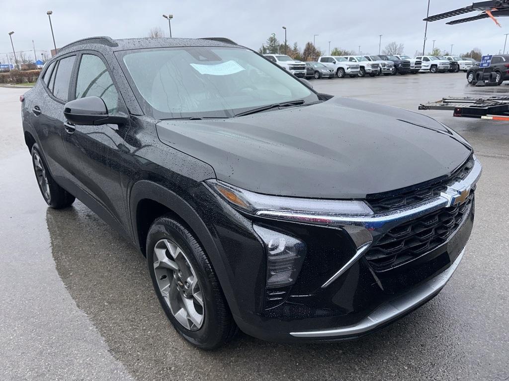 new 2025 Chevrolet Trax car, priced at $24,373