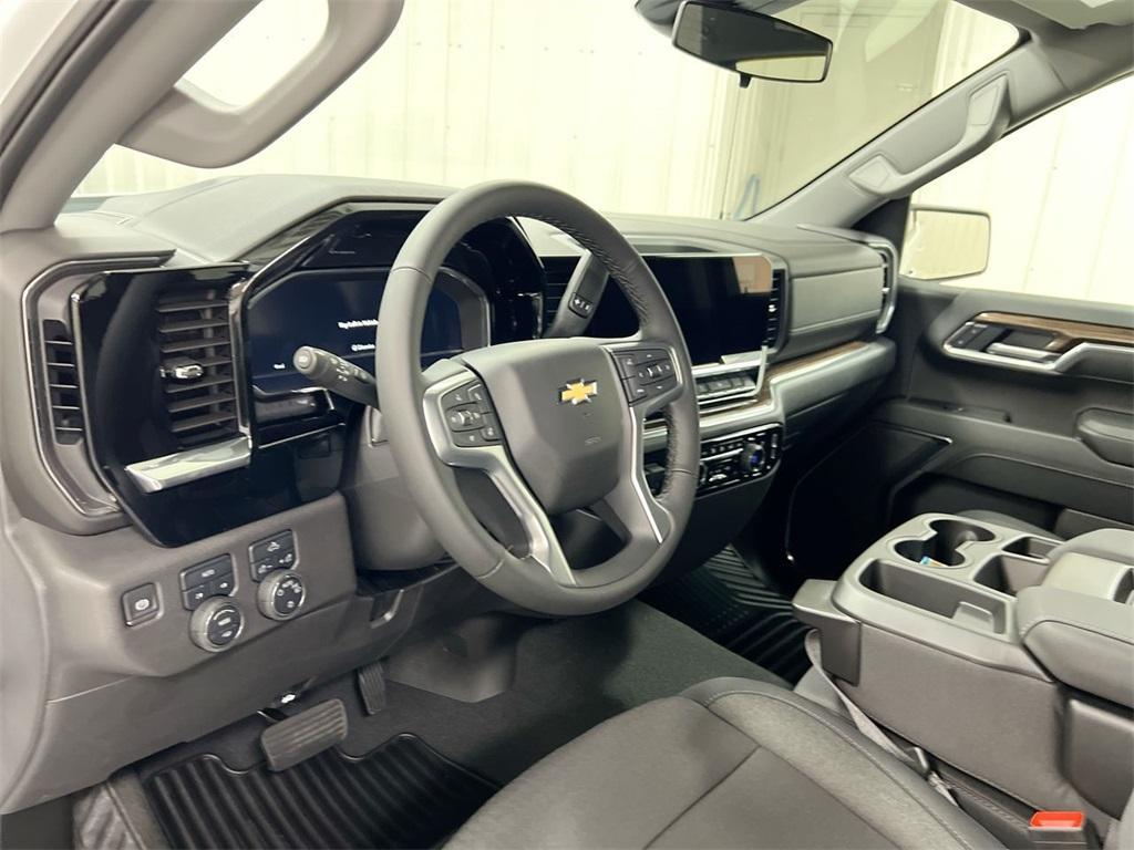 new 2025 Chevrolet Silverado 1500 car, priced at $47,295