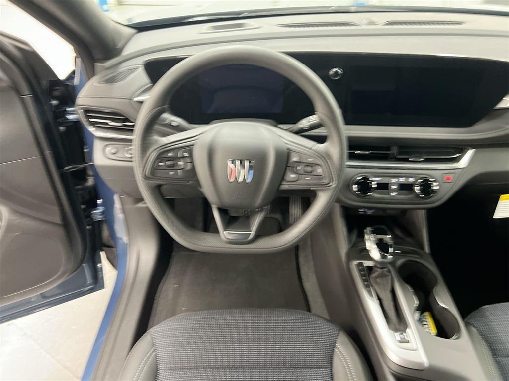 new 2025 Buick Envista car, priced at $24,937