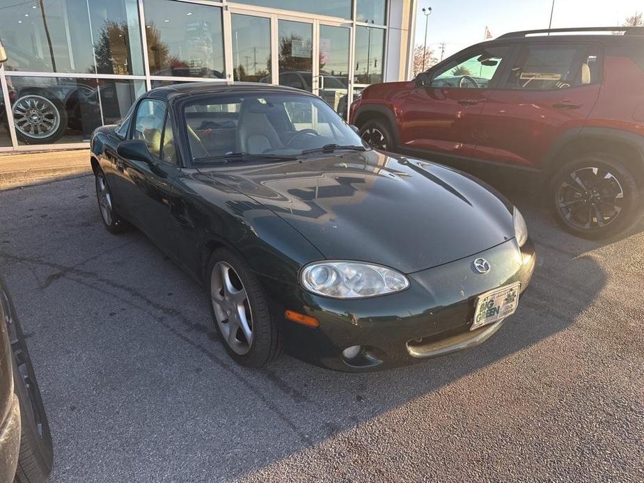 used 2001 Mazda MX-5 Miata car, priced at $5,500