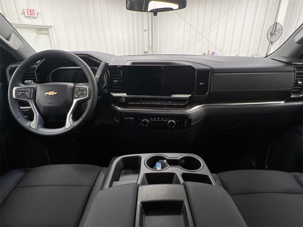 new 2025 Chevrolet Silverado 1500 car, priced at $46,895