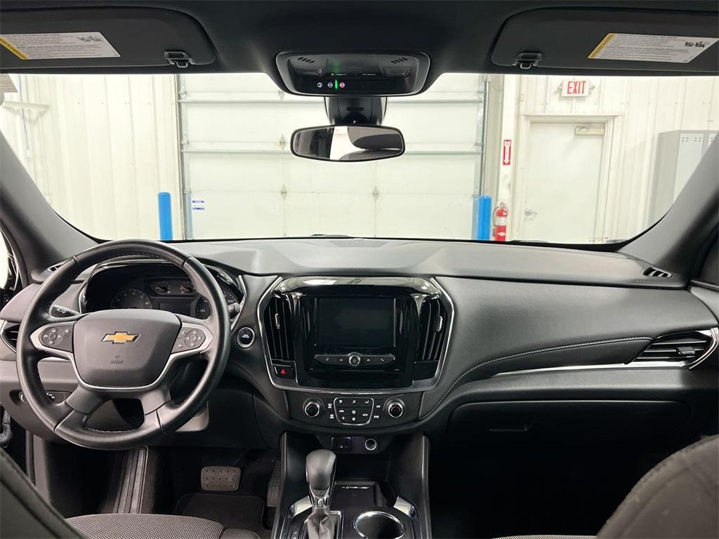 used 2023 Chevrolet Traverse car, priced at $25,987