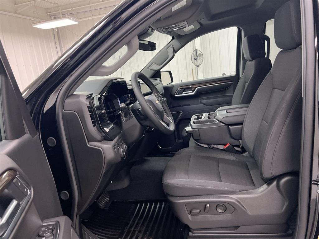 new 2025 Chevrolet Silverado 1500 car, priced at $44,595
