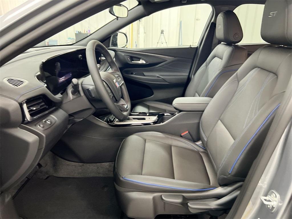 new 2025 Buick Envista car, priced at $26,284