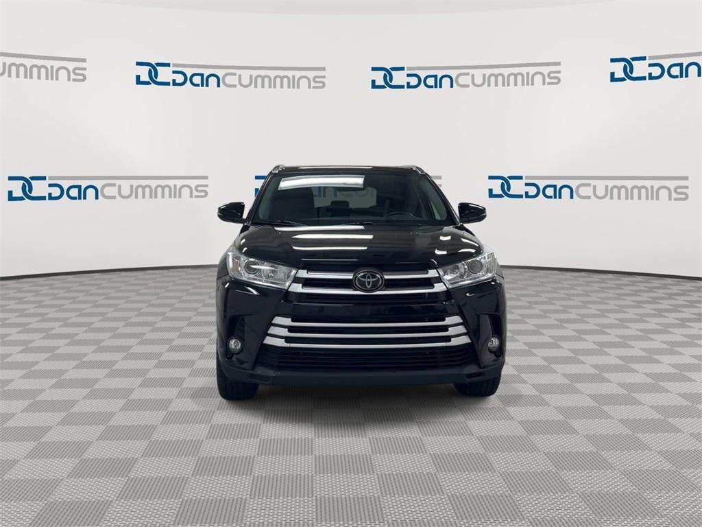 used 2019 Toyota Highlander car, priced at $26,987