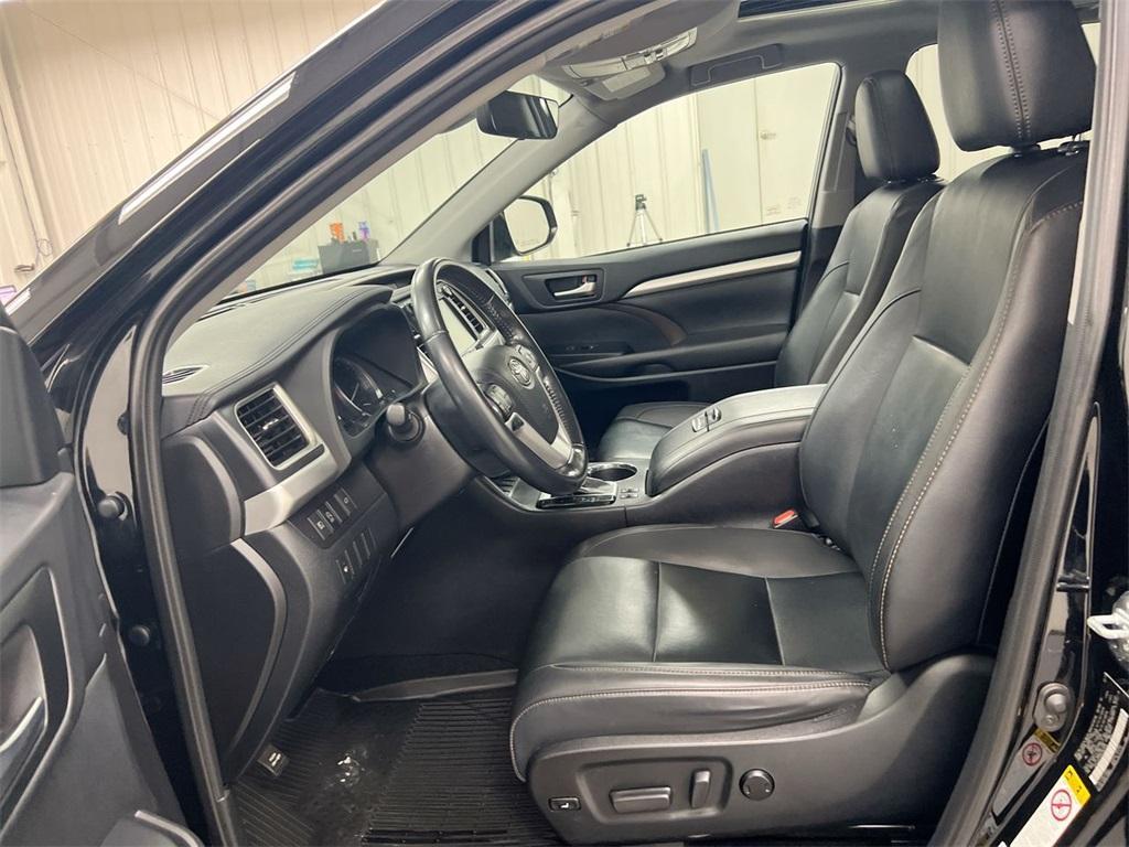 used 2019 Toyota Highlander car, priced at $26,987