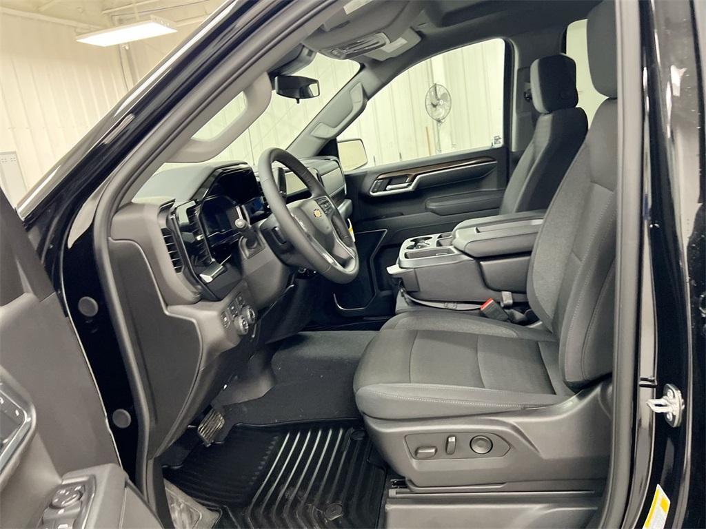 new 2025 Chevrolet Silverado 1500 car, priced at $44,595