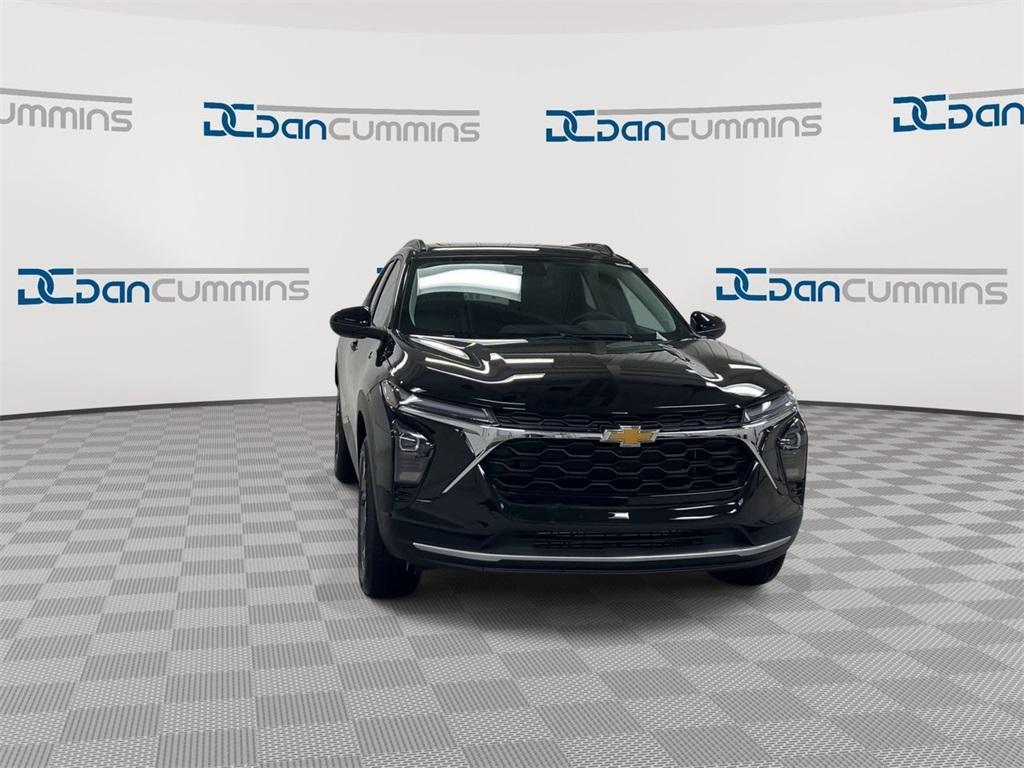 new 2025 Chevrolet Trax car, priced at $25,880