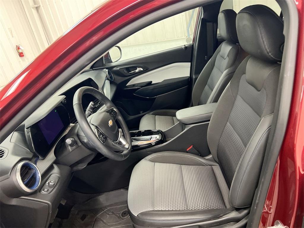 used 2024 Chevrolet Trax car, priced at $20,587