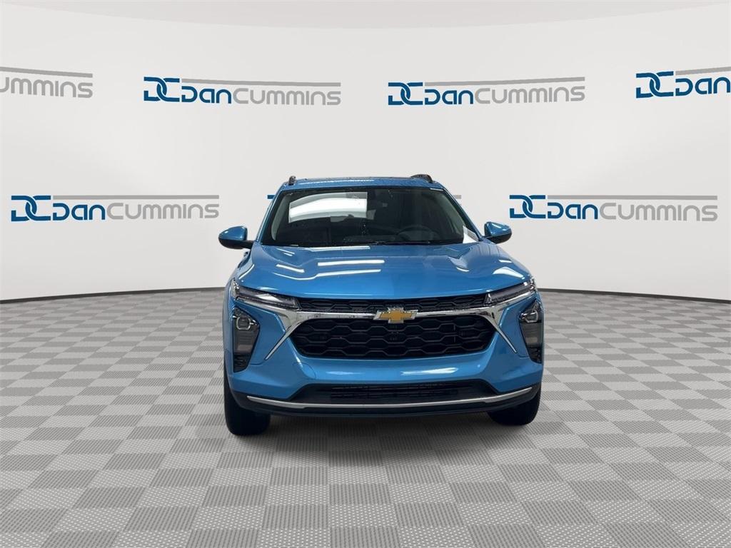 new 2025 Chevrolet Trax car, priced at $26,275