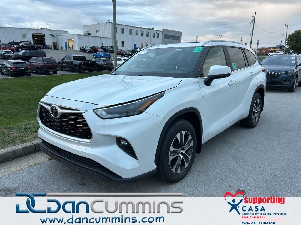 used 2023 Toyota Highlander car, priced at $32,987