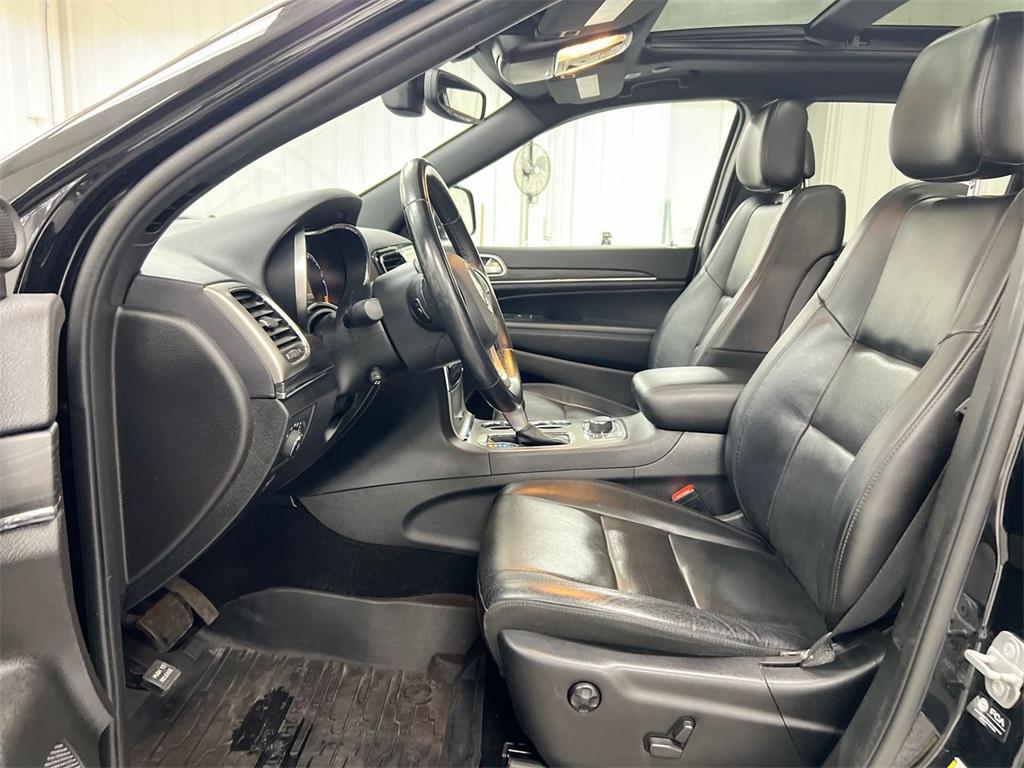 used 2021 Jeep Grand Cherokee car, priced at $19,987