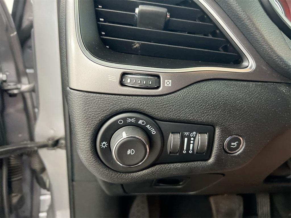 used 2021 Jeep Cherokee car, priced at $17,587