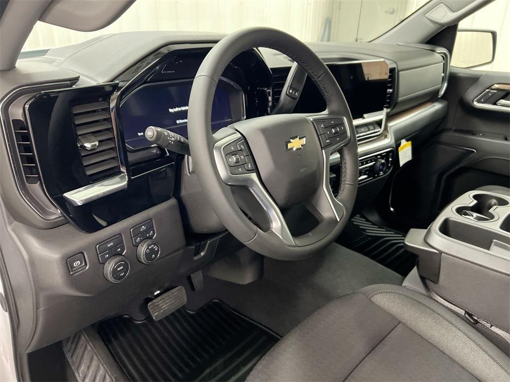 new 2025 Chevrolet Silverado 1500 car, priced at $46,895