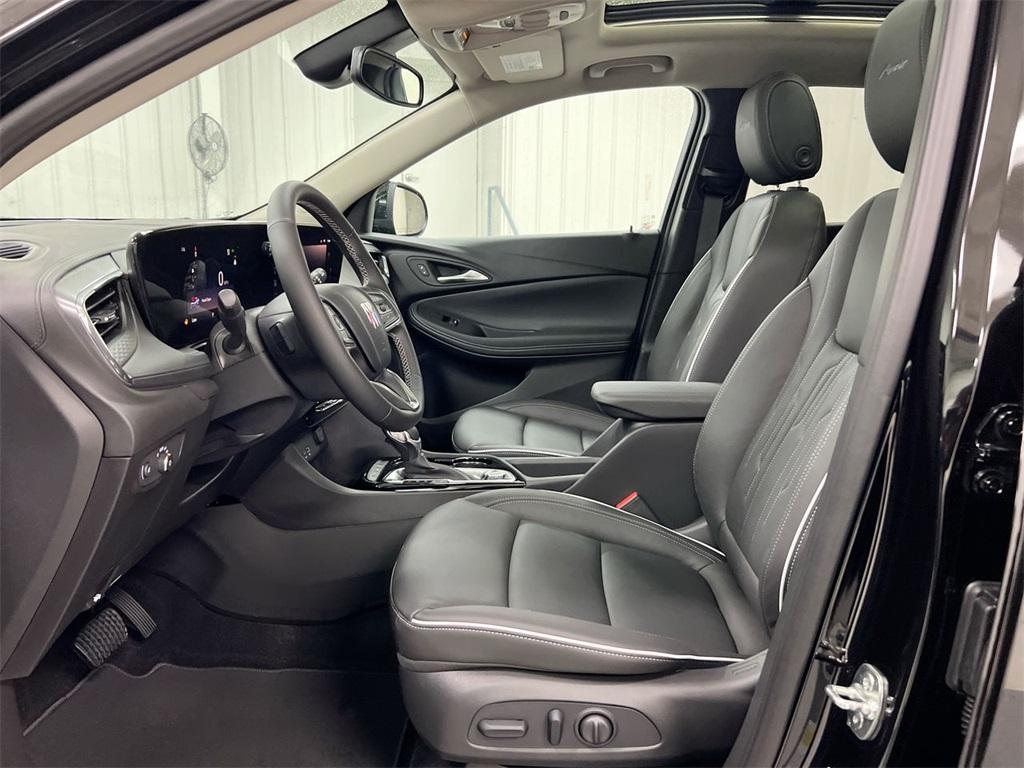 new 2025 Buick Encore GX car, priced at $30,685