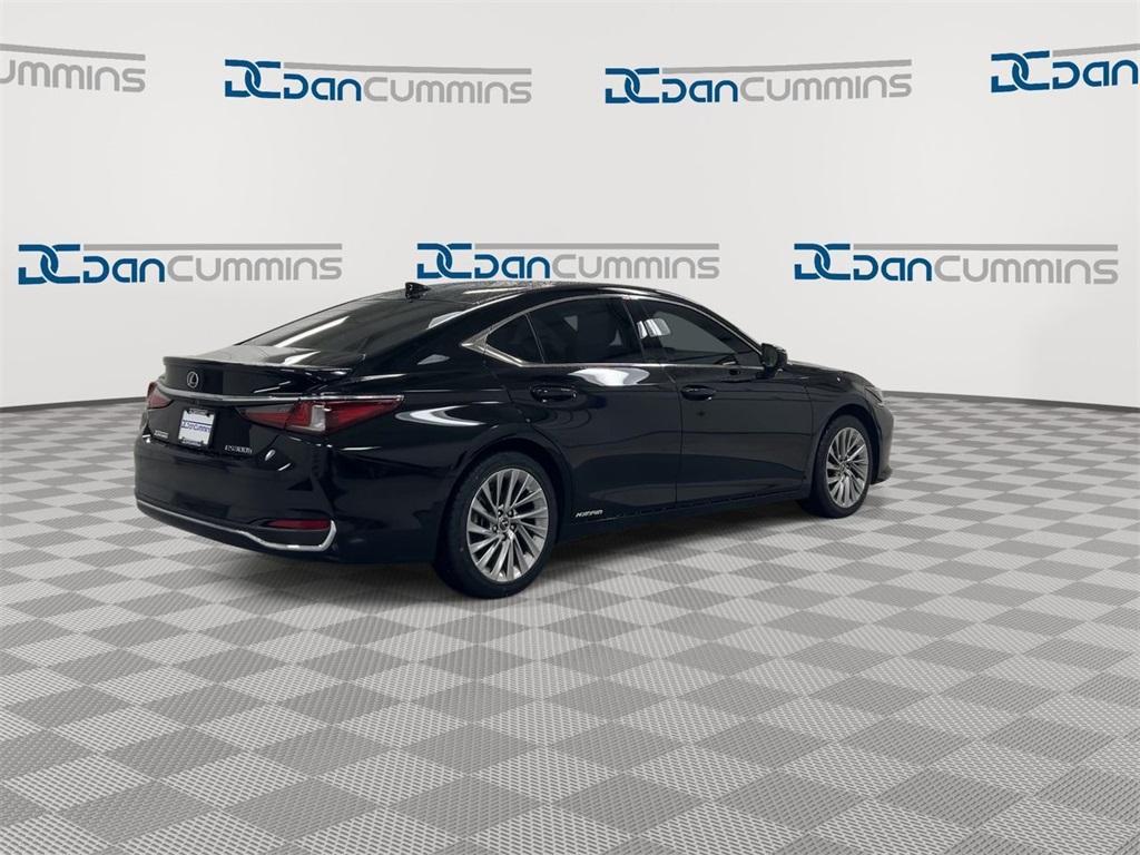 used 2022 Lexus ES 300h car, priced at $35,987