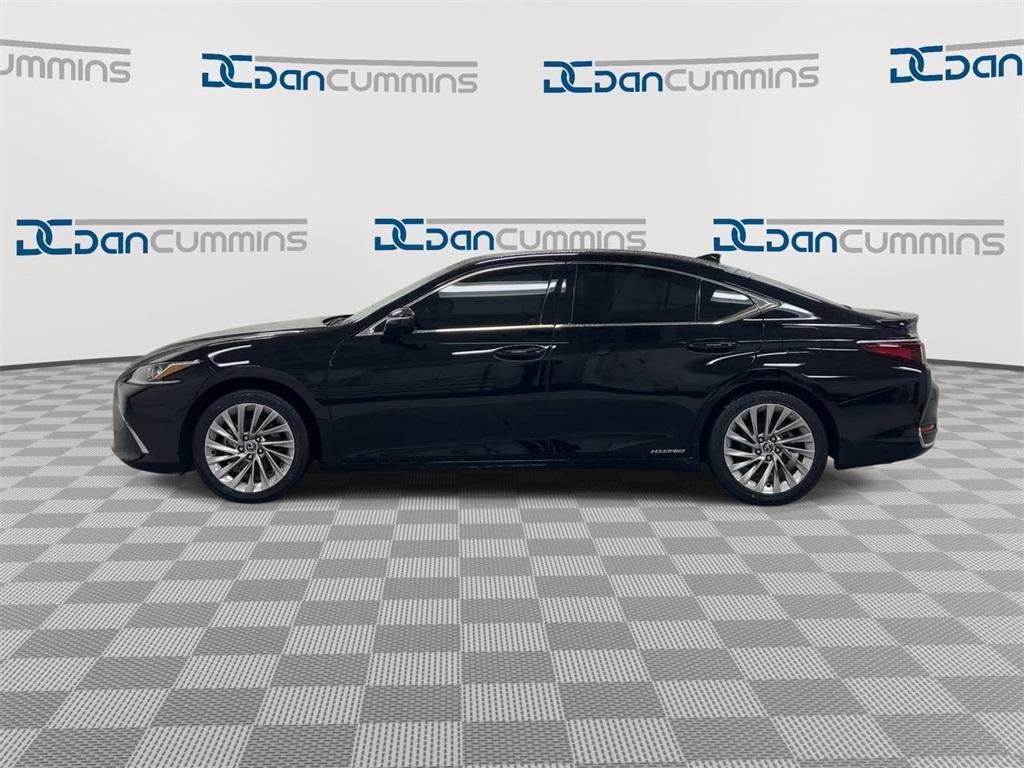 used 2022 Lexus ES 300h car, priced at $35,987