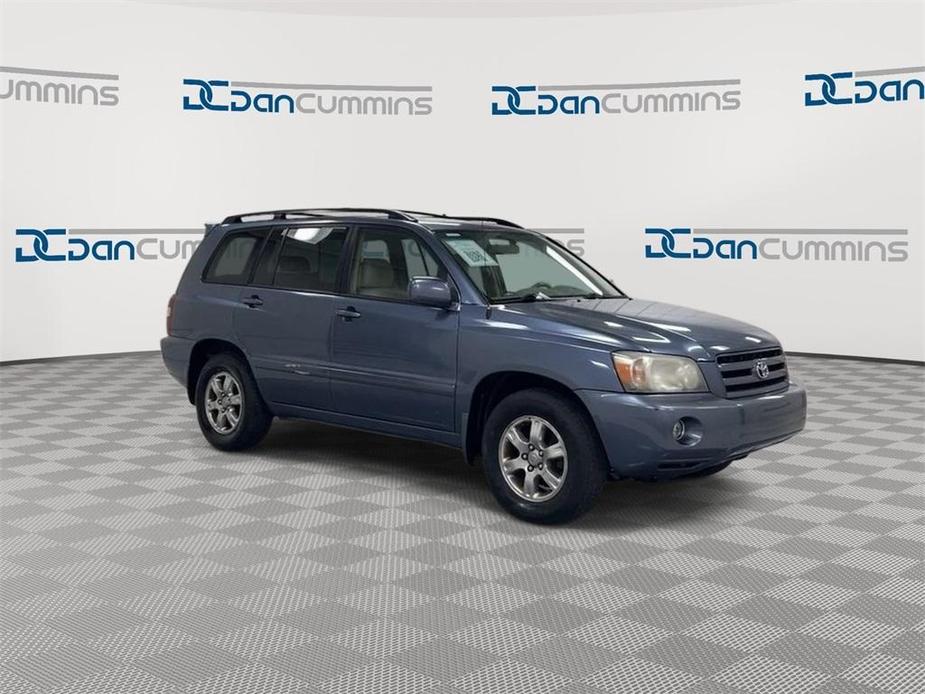 used 2007 Toyota Highlander car, priced at $3,700