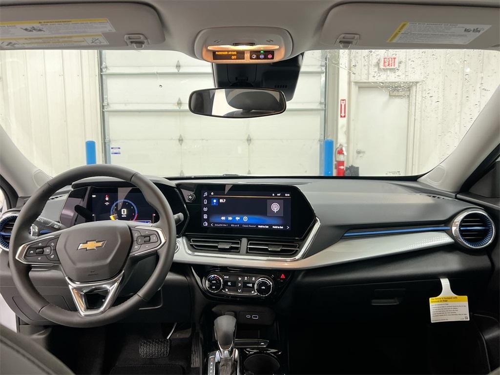 new 2025 Chevrolet Trax car, priced at $24,073