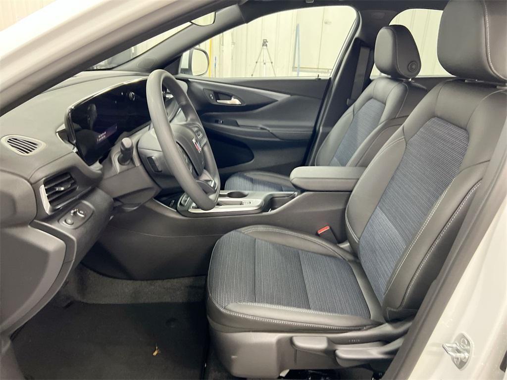 new 2025 Buick Envista car, priced at $25,390