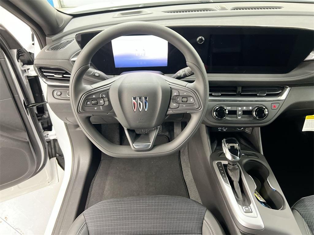 new 2025 Buick Envista car, priced at $25,390