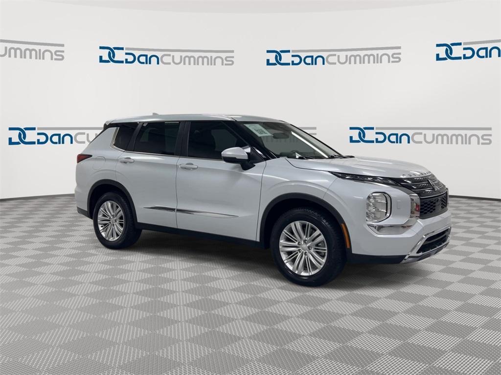 used 2023 Mitsubishi Outlander car, priced at $21,587