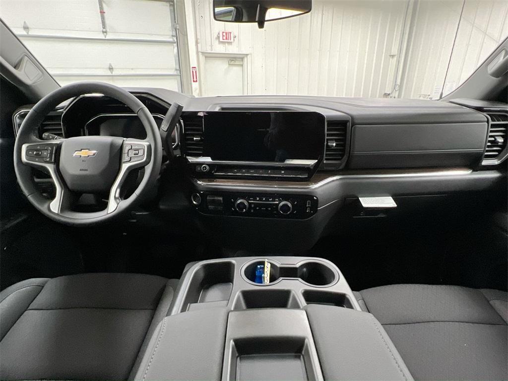 new 2025 Chevrolet Silverado 1500 car, priced at $47,295