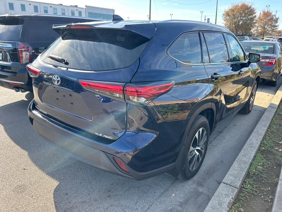 used 2021 Toyota Highlander car, priced at $32,987