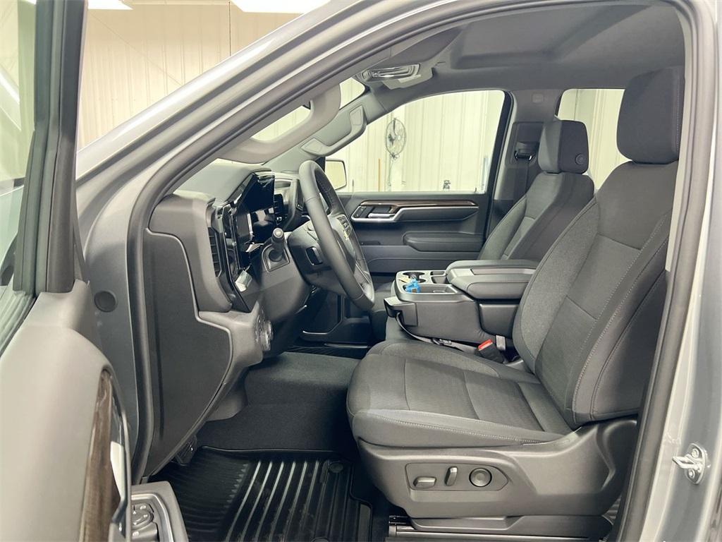 new 2025 Chevrolet Silverado 1500 car, priced at $43,845