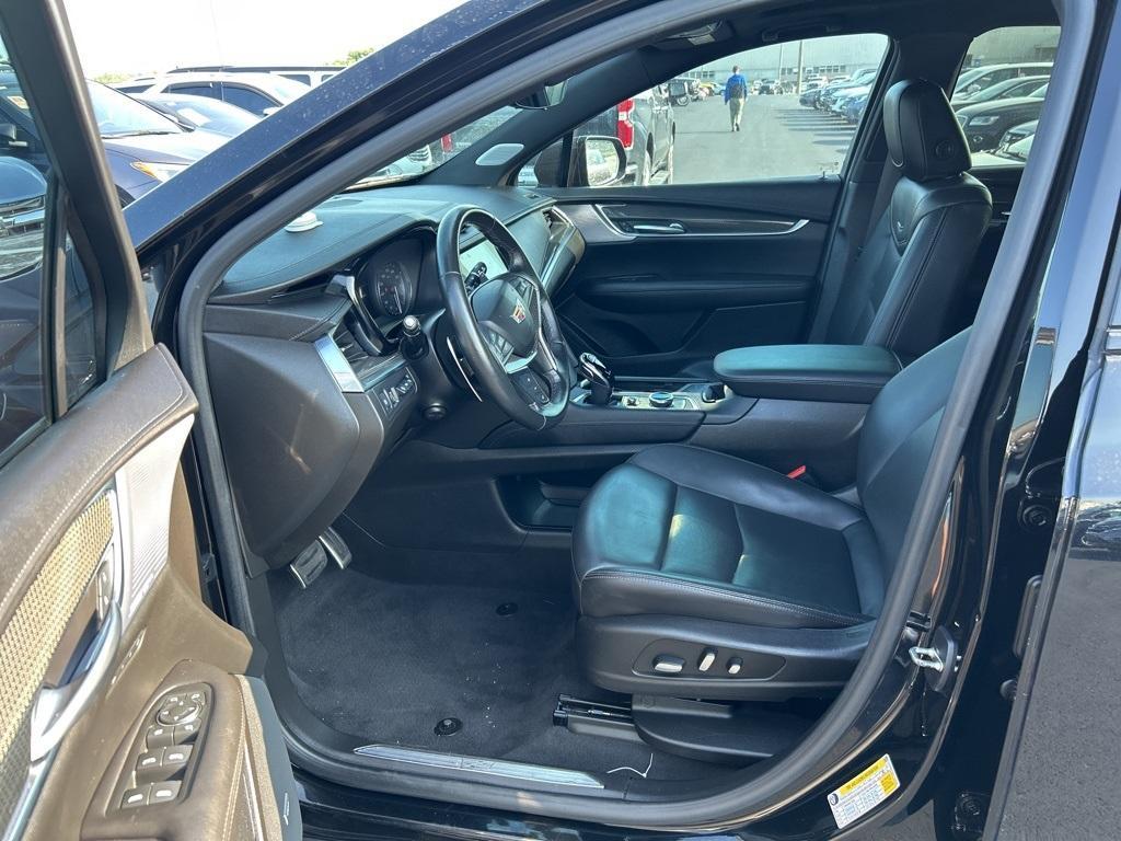 used 2023 Cadillac XT5 car, priced at $36,987