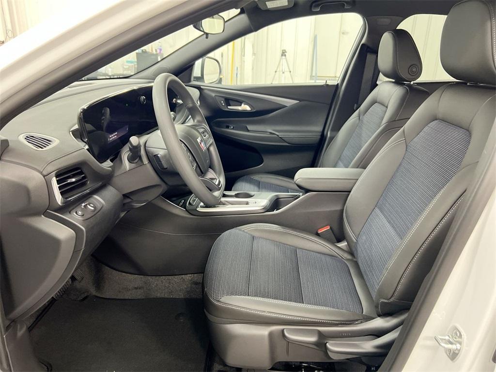 new 2025 Buick Envista car, priced at $24,484