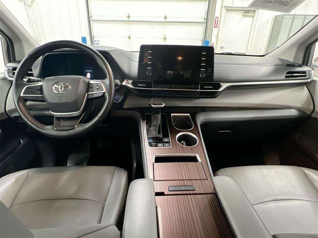 used 2023 Toyota Sienna car, priced at $37,487
