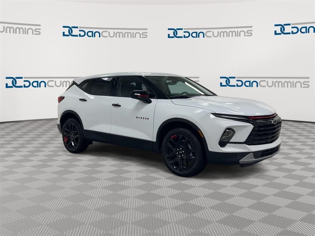 new 2025 Chevrolet Blazer car, priced at $38,080