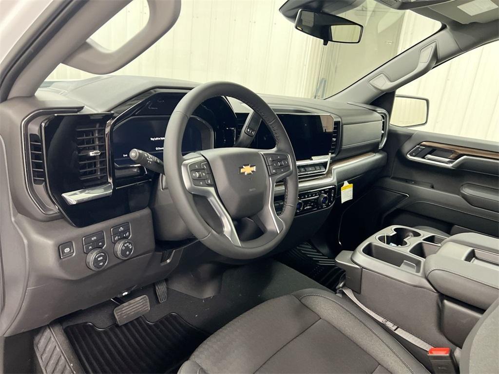 new 2025 Chevrolet Silverado 1500 car, priced at $46,895