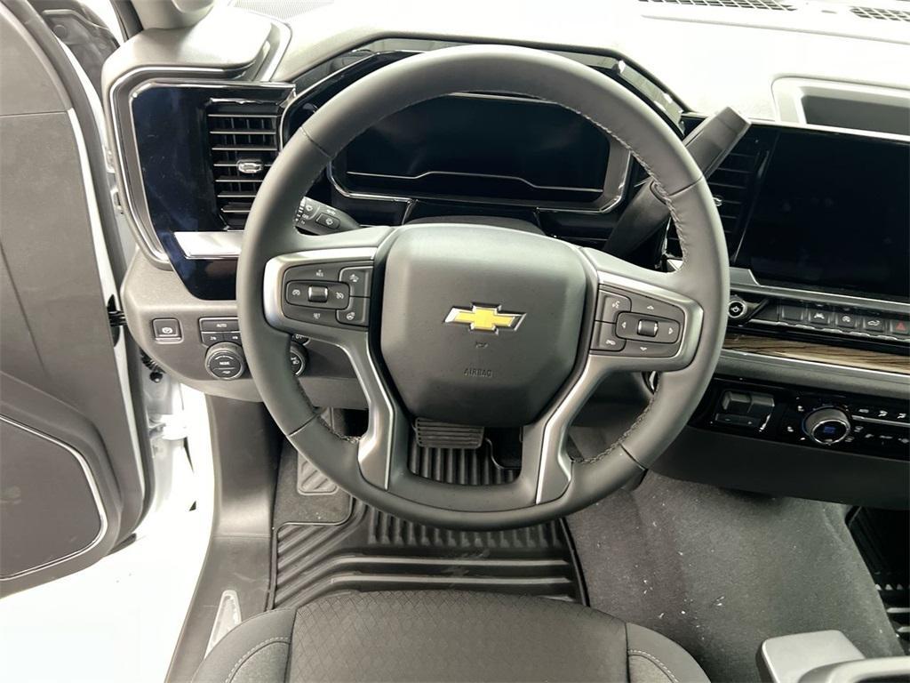 new 2025 Chevrolet Silverado 1500 car, priced at $46,895