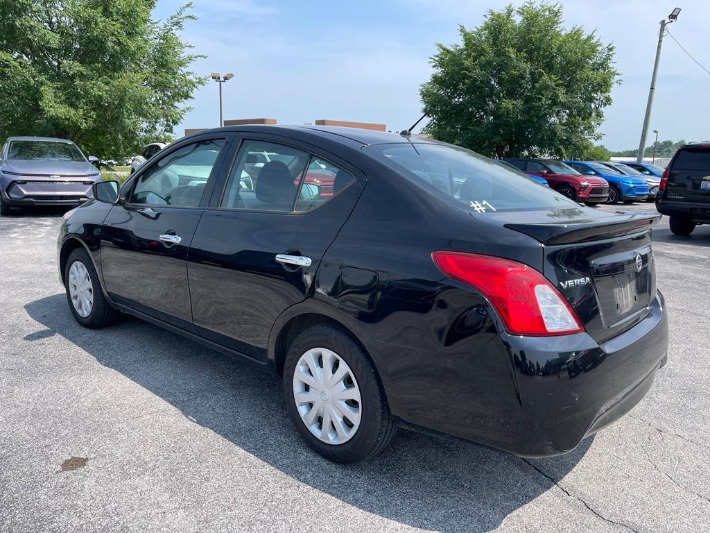 used 2019 Nissan Versa car