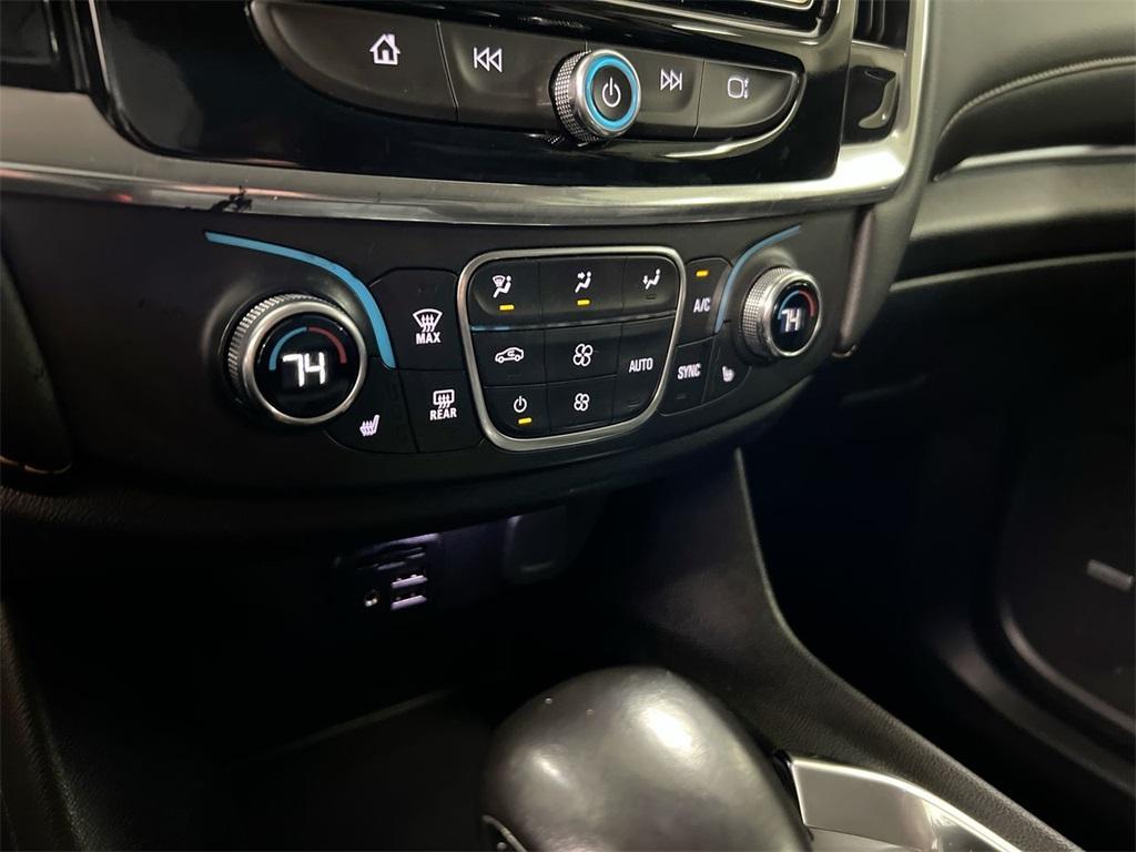 used 2021 Chevrolet Traverse car, priced at $21,987