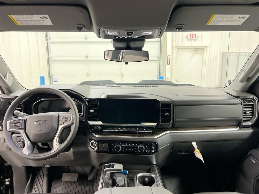 new 2025 Chevrolet Silverado 1500 car, priced at $61,600