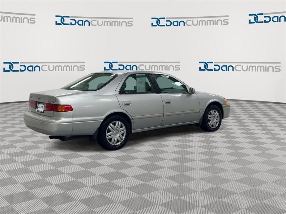 used 2001 Toyota Camry car, priced at $2,900