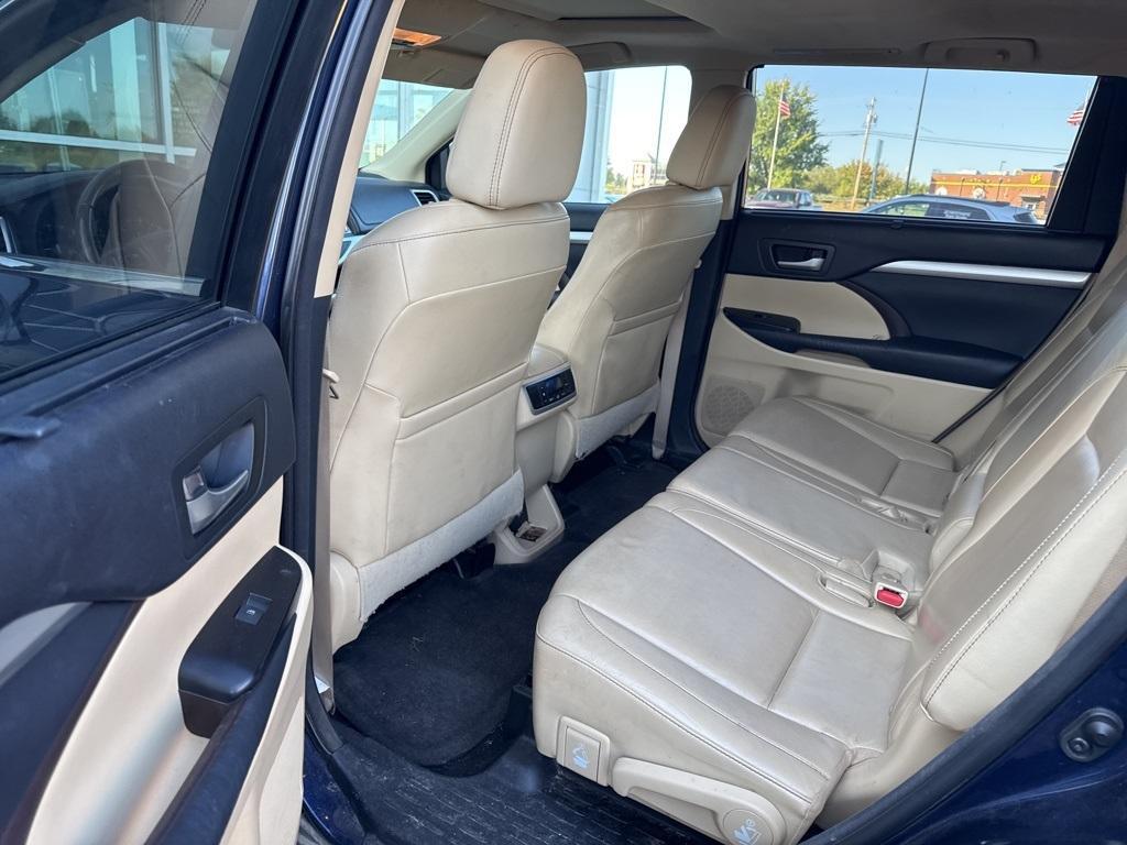used 2014 Toyota Highlander car, priced at $8,900