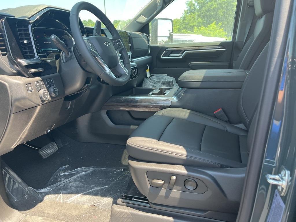 new 2025 Chevrolet Silverado 2500 car, priced at $83,160