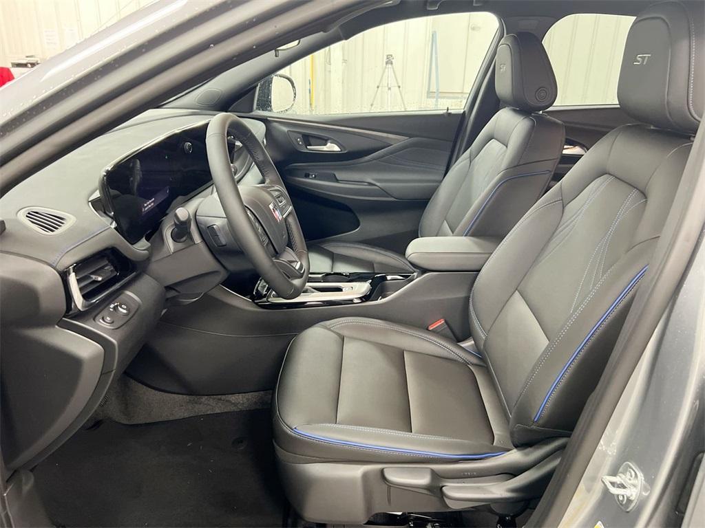 new 2025 Buick Envista car, priced at $25,742