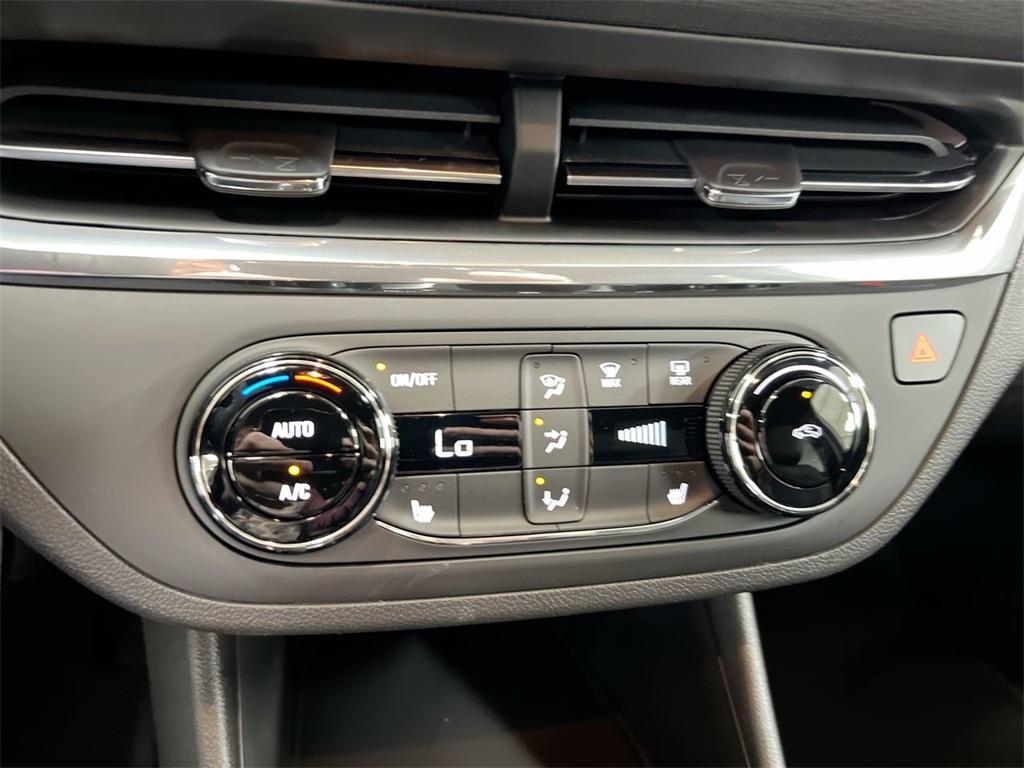 new 2025 Buick Envista car, priced at $24,995